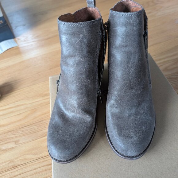 NEW Lucky Brand Yesterr Wedge Heel Booties Leather Women's 11 Ankle Boot gray - Picture 9 of 13